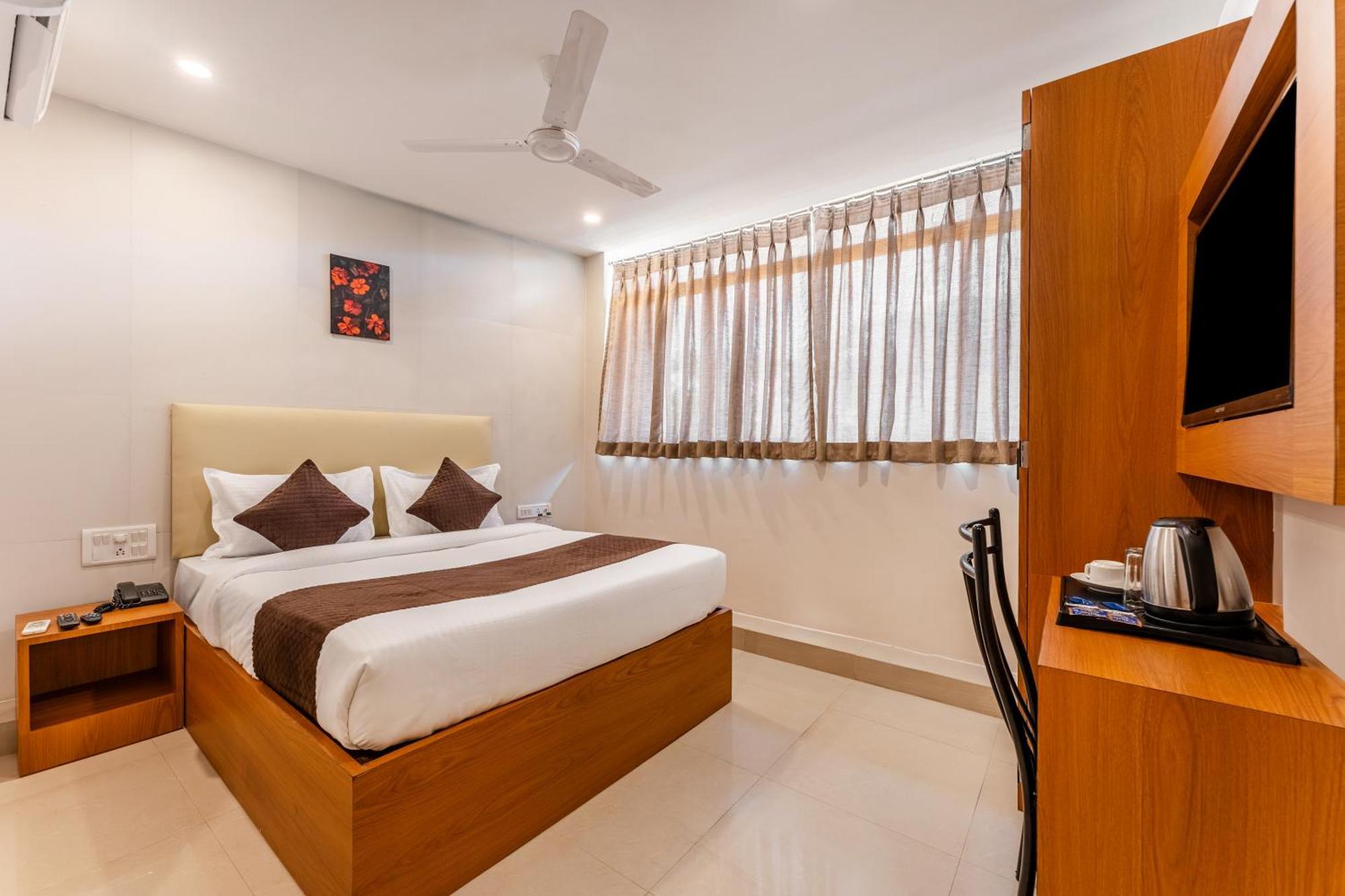 Metropolis Business Hotel Панаджи Экстерьер фото