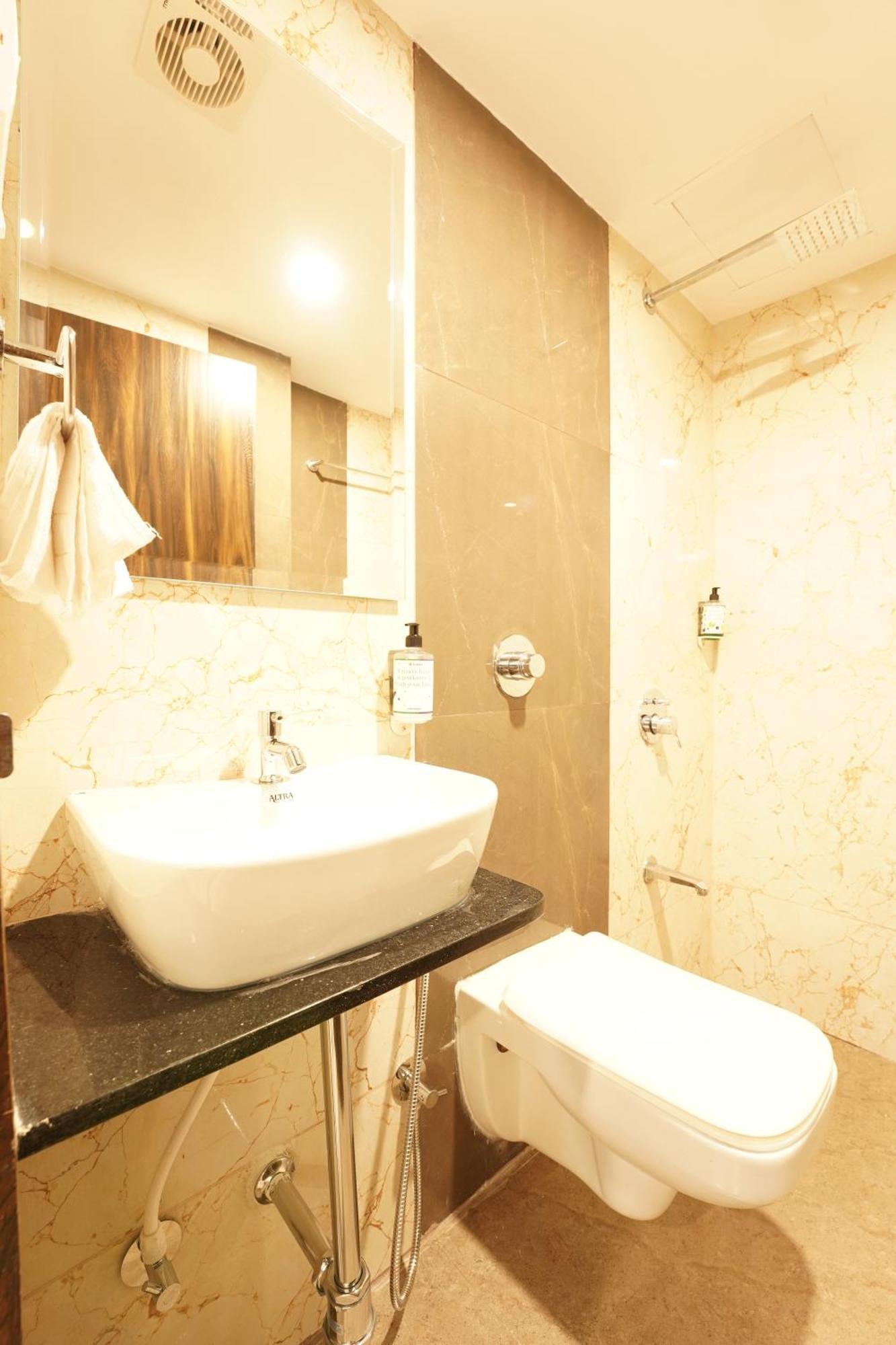 Metropolis Business Hotel Панаджи Экстерьер фото