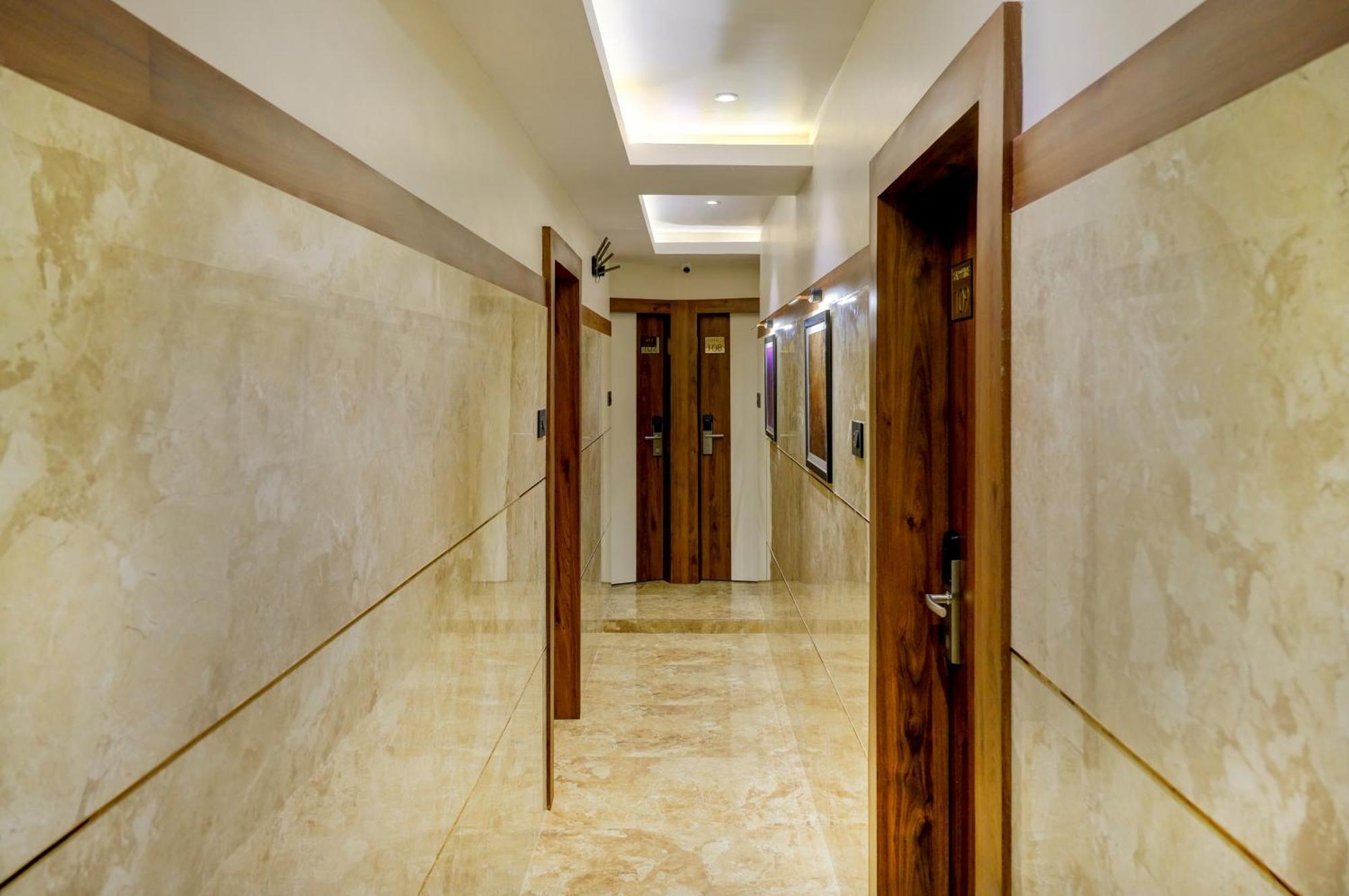 Metropolis Business Hotel Панаджи Экстерьер фото