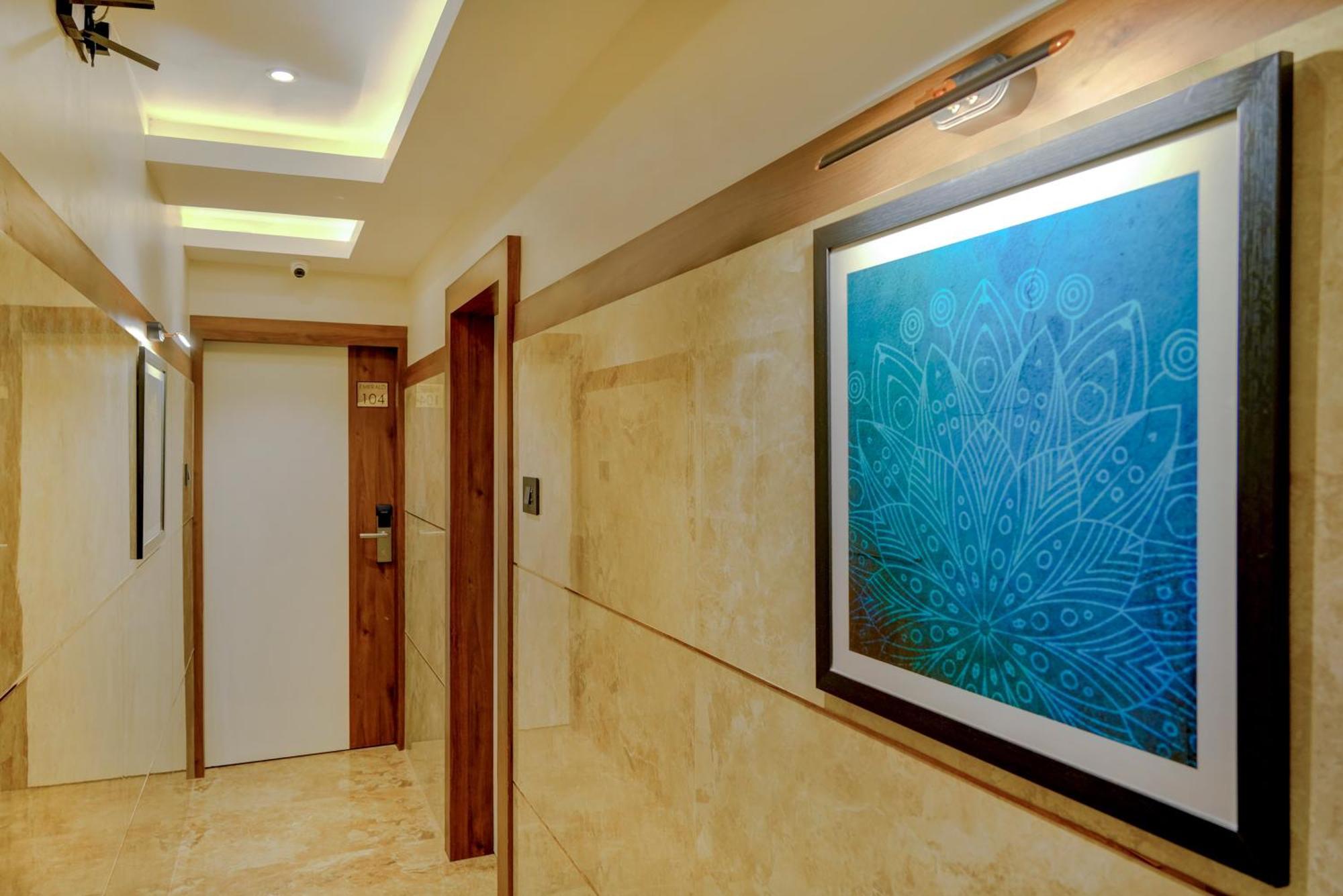 Metropolis Business Hotel Панаджи Экстерьер фото