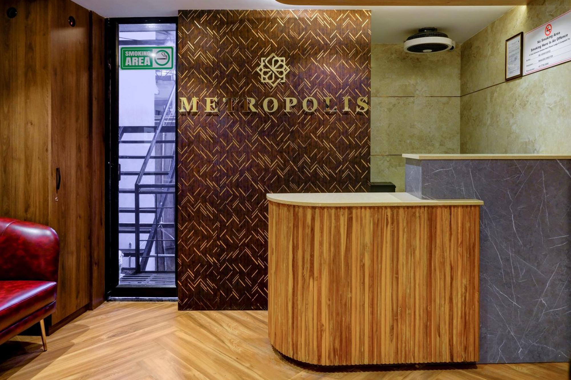Metropolis Business Hotel Панаджи Экстерьер фото