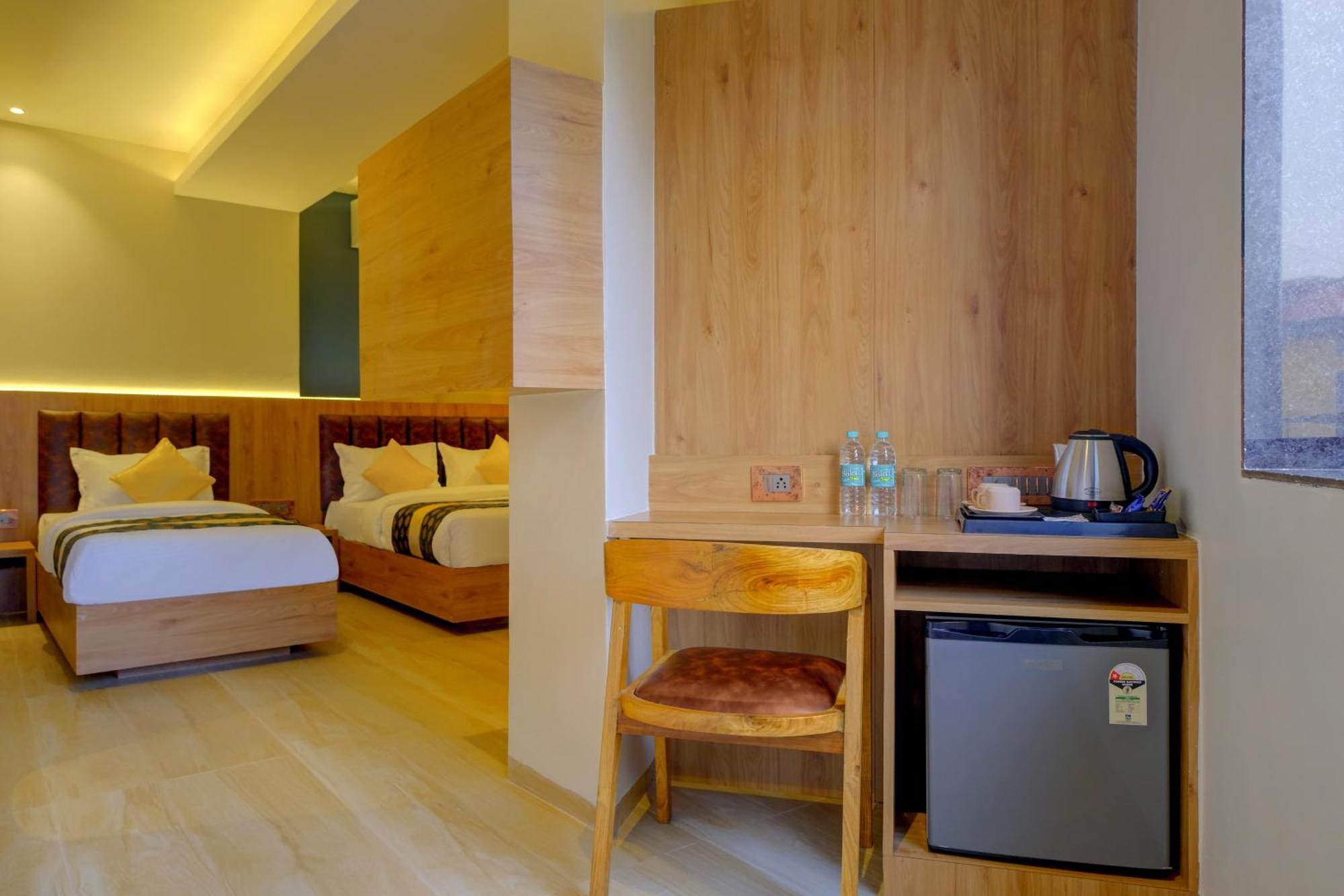 Metropolis Business Hotel Панаджи Экстерьер фото